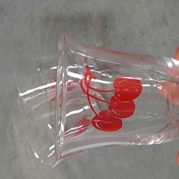 Vintage MCM Libbey Red Cherries Juice Glass | Shot Glass | Set of 4 - Picture 6 of 9